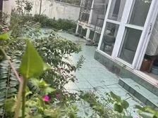 一楼带30平院子127平大三房