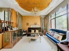 纯别墅小区,联排东边套,带车库带200多平的花园,看房有钥匙