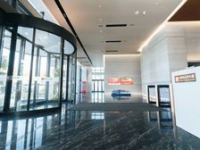 房东直租 地铁口658平电梯口 东南西三面采光 停车方便