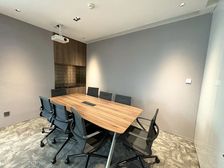 淮海中路130平精装现房,高区视野无遮挡,2隔断10工位可加