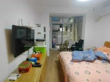 大木桥路地铁口,2房2厅。双南双阳台加大花园。精装修,满五年
