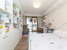 内环内地铁口+品质小区+江景房+带车位,可拎包入住!