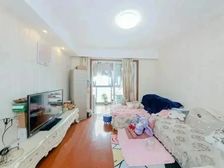 小区房龄新,此房带车位,临近七宝,小区中心位置,户型正气