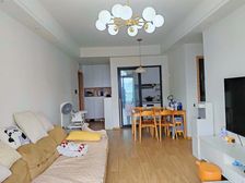 新上三房 长阳台 业主自己住家 融创茂旁 生活交通便捷