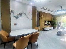 新上!精装四房中央空调 家具家电齐全 有电梯 出行方便 双卫