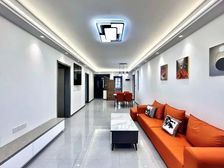 汇悦华府 精装三房 带家私电器 南北向 着急出售 价格可议!