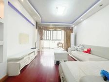 小区中间位置,出门公交附近有地铁,附近有公园, 生活气息好