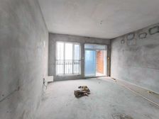 捡耙和!带露台带屋顶花园!使用面积160平!难得的洋房顶跃!