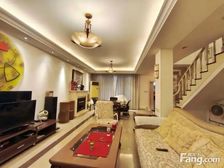 2层 独栋别墅 南北双花园 中介费只收 3000 欢迎咨询