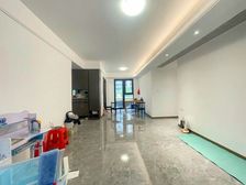 越秀三期 急卖电梯洋房 1层2户 带40平露台 精装修 急卖