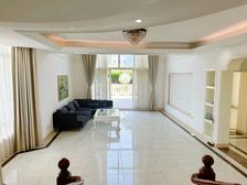 (暴大花园) 南临大河 户型方正 地上三层 出国急急急急急急