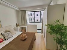 老业主深夜挂牌,房东j售,精装且全送,接送便利,商圈配套齐全