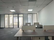 泗泾150平方 定制装修 家具空调全配 停车免费 随时看房