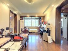 品质外销大三房,有电梯,房东置换惜售,小区车位充足,书包房。