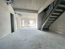 (现房)业主急售 城中 叠拼别墅 地上三层 地下一层