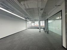 融科望京中心办公室160平精装方正2特惠直租3.3元