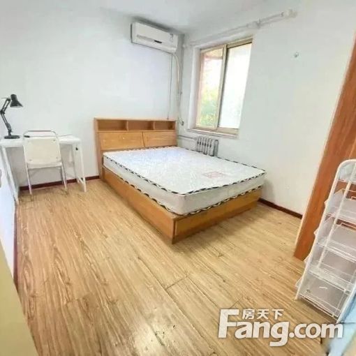 6号线喜隆多 创业大厦 金顶街四区三家 电梯 次卧