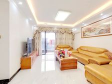 人民公园旁 天安广场 精装修三房 拎包入住 交通便利采光好