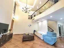 紫麟山 新上好房 上下四层洋房 湖景花园 带私家院子 高拓展