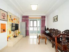 不靠高架 南北通透两房 装修好的 可以拎包入住 看房方便