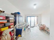 次顶楼,阳光刺眼 三开间朝南三房,毛坯随意装修!