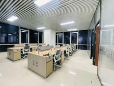 业主直租丨绿地170平精装修带家具丨地铁口丨万达丨保利丨富力