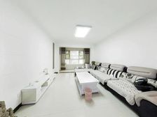 海亮公馆 3室2厅 带储藏室 诚心卖