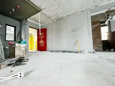 湖滨里 外 带装修出手 25年次新房 180度湖景