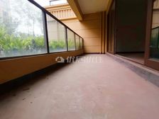 中央公园一环金辉中央铭著一楼带大花园 四室两厅两卫 急售面议