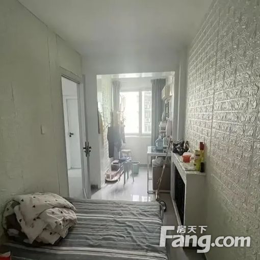 望园东里 2室1卫1厅 55平简装修 2400元/月