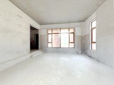 万峰湖双拼别墅,第二排不临街,100平院子,满两年。