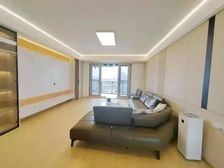 中信凯旋城 顶层复式 新装修 前后视野开阔 朝南向