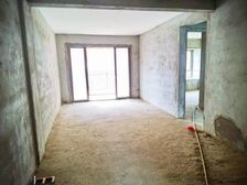 绿湖豪城(二期) 小三房 集中供暖 南向采光好