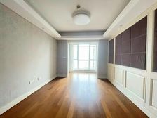 海信天玺 海景二居室精装修保护新 省税出售 价格可议