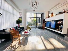 独栋大别野 电梯5层楼 东南西北四面采光实用9房拎包入住好谈