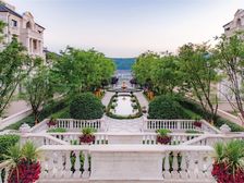 玫瑰园住宅 独栋大别墅,地下室全采光。单层面积200平,急售