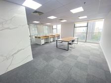 全新装修 河埒口万达广场 134平2加1 华邸国际采光视野好