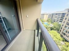 新上霸道好房!南北通透精装大三房!带软装看游泳池,看房方便