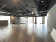 临国贸 东北向200平带大可利用 上下水 能注册 工作室