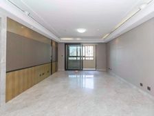 这套房子价格空间很大,业主已购八期,诚心出售,欢迎来电详聊