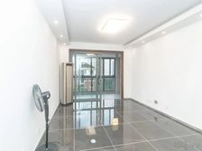 新上楼皇高区!送婚房装修!带车位 价各空间巨大