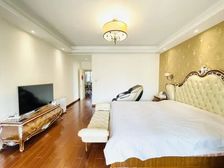 此房税费低 洄龙小区精装4 室,比同户型单价低