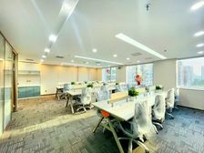 京广中心 精装修 带家具 高区 地标建筑 采光好 地标建筑