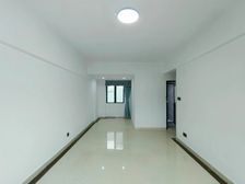 带电梯 近医院 双卫 装修好 出行方便 高楼层视野无遮挡