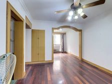 南北边套,1梯2户,中间楼层,小区中间位置