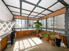小洋房,50平露台已做阳光房,地下子母双车位,电梯高区,钥匙
