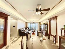 天府一街蒙小 中洲看湖四房 带地暖 通透户型 客厅正带阳台