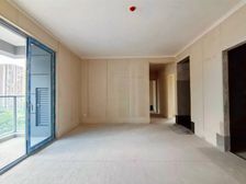 南滨路新楼盘,离轻轨近,小区环境好,