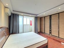 送固定车位,徐家汇内环内、南北通大两房带超大阳台、两梯四户