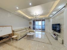 保利品质套三,此房满五,南北通透格局,楼层好,视野开阔